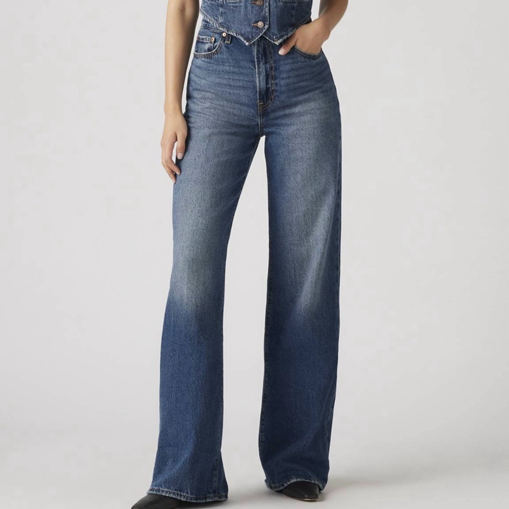Levi’s Ribcage Wide Leg Jeans